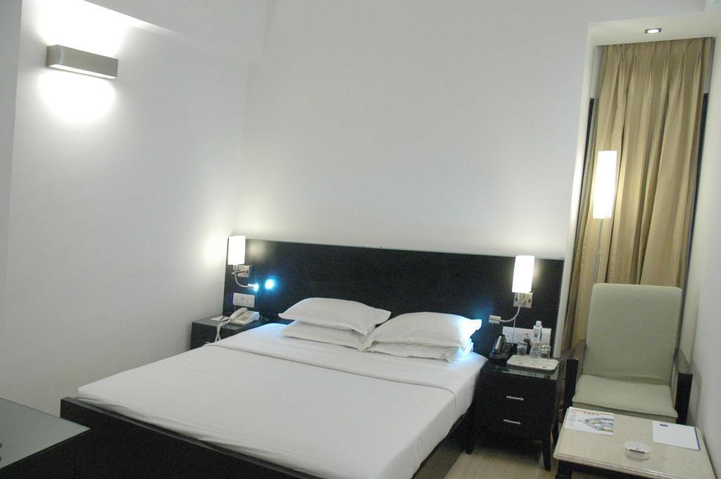 Comfort Inn Sunset Ahmedabad Exterior foto