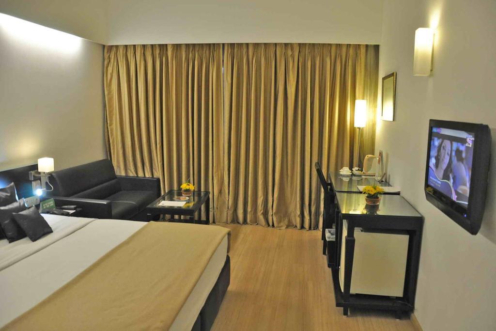 Comfort Inn Sunset Ahmedabad Exterior foto