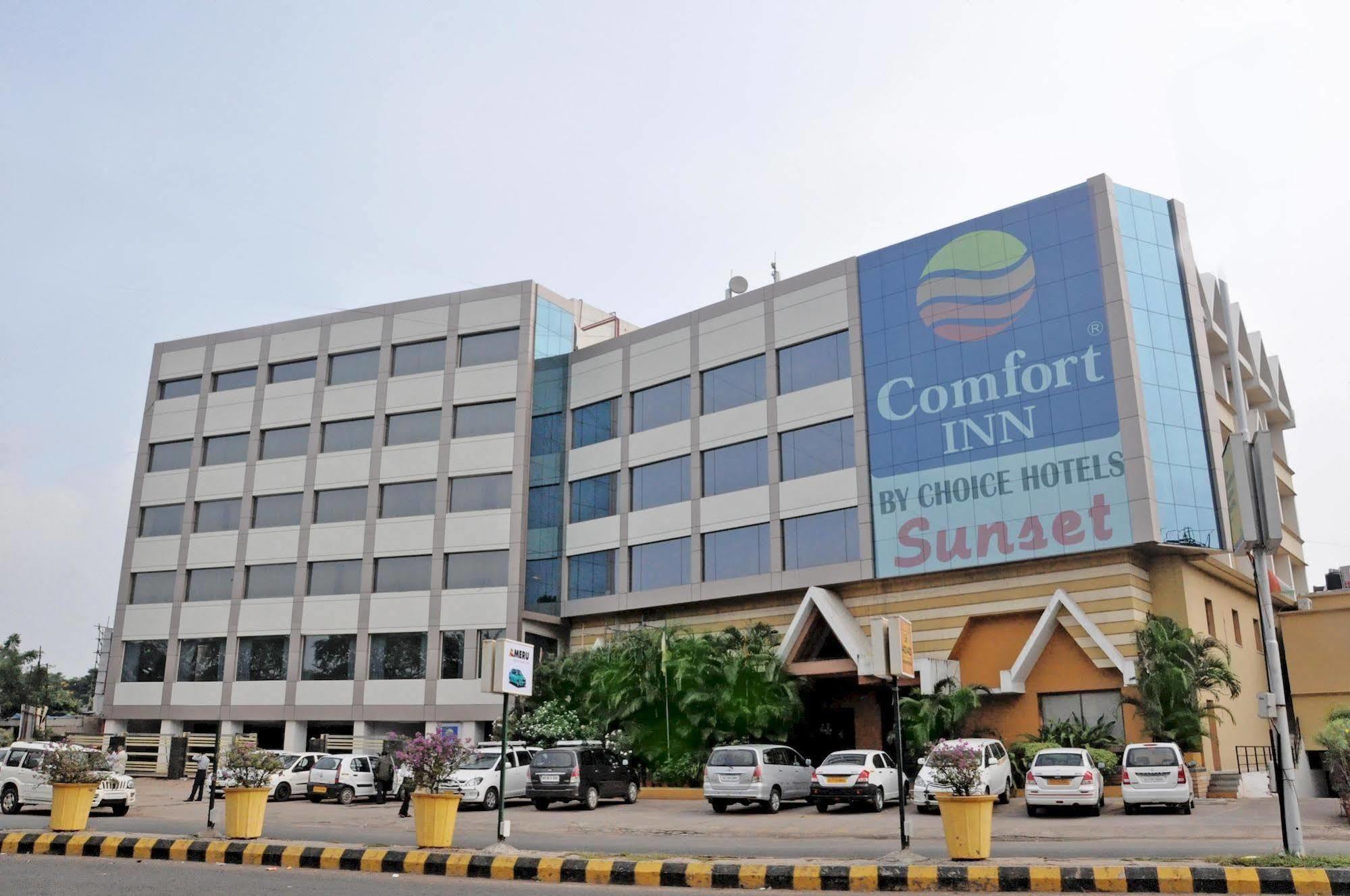 Comfort Inn Sunset Ahmedabad Exterior foto